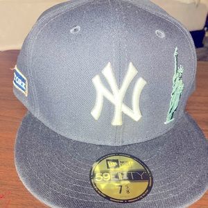 Dark Blue New York Fitted